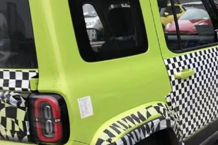 Baojun Yep là một chiếc ô tô 3 cửa với 4 chỗ ngồi, xe có kích thước dài x rộng x cao lần lượt là 3.381/1.685/1.721 mm, chiều dài cơ sở 2.110 mm và trọng lượng 1 tấn. Xe được trang bị một mô-tơ điện duy nhất ở phía sau do Tập đoàn Shuanglin sản xuất, giúp xe có công suất tối đa 68 mã lực và mô-men xoắn cực đại 140 Nm.