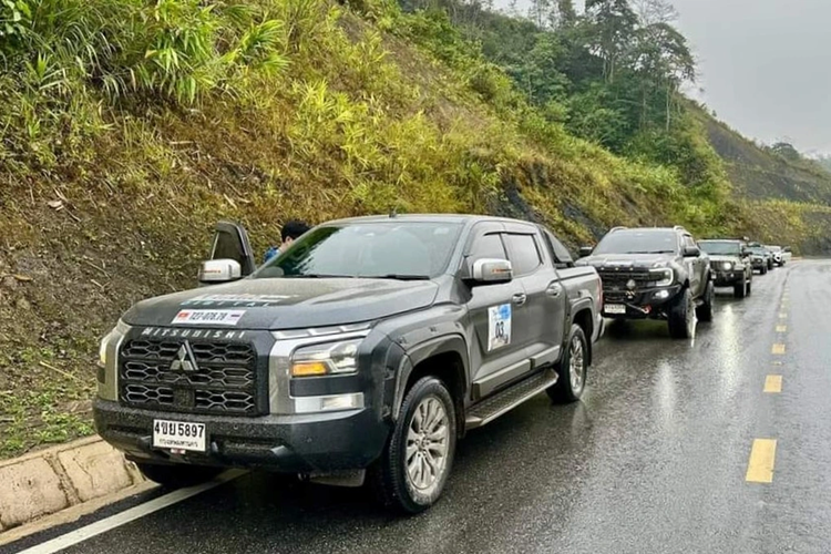 Tại Thái Lan, Mitsubishi Triton 2024 thế hệ mới được trang bị động cơ diesel 4 xi-lanh, tăng áp, dung tích 2.4L hoàn toàn mới với 2 mức công suất là 184 mã lực/430 Nm và 204 mã lực/470 Nm. Động cơ này kết hợp với hộp số sàn 6 cấp hoặc tự động 6 cấp, hệ dẫn động 2 cầu hoặc 4 bánh Super Select Full-time 4WD II.