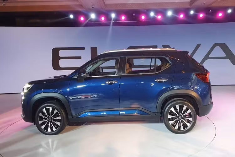 So với các đối thủ như Hyundai Creta (1,087 - 1,815 triệu Rupee) và Kia Seltos (1,09 - 2 triệu Rupee), tân binh nhà Honda có giá khởi điểm ngang ngửa trong khi bản cao cấp rẻ hơn nhiều. Tham gia vào phân khúc SUV cỡ B có tính cạnh tranh cao ở thị trường Ấn Độ, Honda Elevate có hướng tiếp cận khá thực dụng.