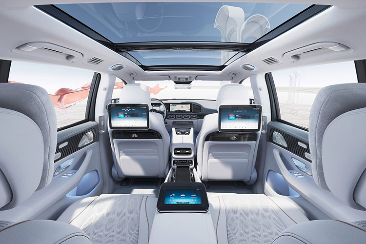 Không chỉ dừng ở xe thể thao, các dự án ở phân khúc khác cũng nằm trong tầm với như SUV thể thao lấy nền tảng EQG, G-Class coupe hóa hay EQS bản wagon có trần đa chức năng... Maybach, sau khi được Mercedes-Benz mua lại vào năm 1960, không thực sự đạt được nhiều thành công cùng thương hiệu Đức.