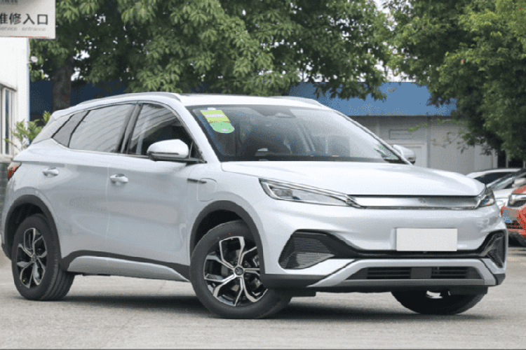 Mẫu crossover điện Atto 3 đã được ra mắt ở 1 số thị trường như Nhật Bản, Úc, Đức, Israel, Anh, Các Tiểu vương quốc Ả Rập Thống nhất (UAE), Thái Lan và Singapore, trong đó, khi được bán tại Thái Lan, Atto 3 đã liên tiếp trở thành xe điện bán chạy nhất tại đây, điều này cho thấy sức hấp dẫn của BYD Atto 3 không chỉ ở Trung Quốc màn còn có nhiều thị trường khác.