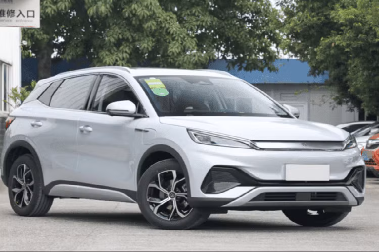 Mẫu crossover điện Atto 3 đã được ra mắt ở 1 số thị trường như Nhật Bản, Úc, Đức, Israel, Anh, Các Tiểu vương quốc Ả Rập Thống nhất (UAE), Thái Lan và Singapore, trong đó, khi được bán tại Thái Lan, Atto 3 đã liên tiếp trở thành xe điện bán chạy nhất tại đây, điều này cho thấy sức hấp dẫn của BYD Atto 3 không chỉ ở Trung Quốc màn còn có nhiều thị trường khác.