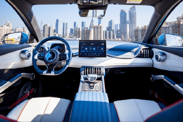 Giá xe BYD Atto 3 tại Thái Lan cho 2 phiên bản này là 1.099.900 Baht (tương đương 759 triệu đồng) và 1.199.000 Baht, khoảng 827 triệu đồng. Còn Atto 3 ở Dubai với giá 149.900 AED tương đương 294.000 nhân dân tệ hay 40.800 đô la, (khoảng 953 triệu đồng).