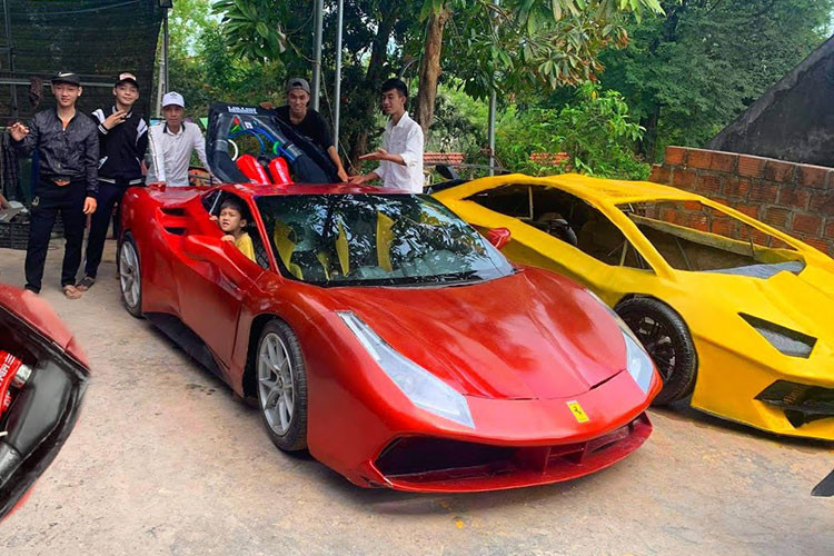 Dù sao, cũng chúc mừng nhóm bạn trẻ mê độ chế xe ở Quảng Ninh đã tạo ra 1 chiếc xe Ferrari LaFerrari nhìn bằng mắt thường rất giống bản thật, tất nhiên còn nhiều chi tiết chưa hoàn thiện tốt, nhưng dù sao, tinh thần dám nghĩ dám làm của Nhết TV rất đáng khen.
