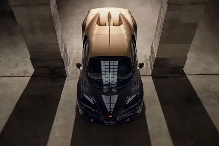 Công ty không tiết lộ giá xe Bugatti Chiron Super Sport Golden Era nhưng với số tiền mà khách hàng phải chi ra để sở hữu siêu phẩm này chắc chắn phải cao hơn đáng kể so với con số 3,2 triệu Euro (khoảng 82 tỷ đồng) của một chiếc Chiron Super Sport thông thường.