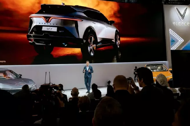 Về công nghệ, VF 6 và VF 7 sẽ đều có thể được trang bị các tính năng ADAS cấp độ 2 cho tất cả các phiên bản Eco và Plus cùng các tính năng hiện đại như trợ lý ảo, ứng dụng di động - C-app…, đem đến trải nghiệm đầy hứng khởi trên mọi hành trình.