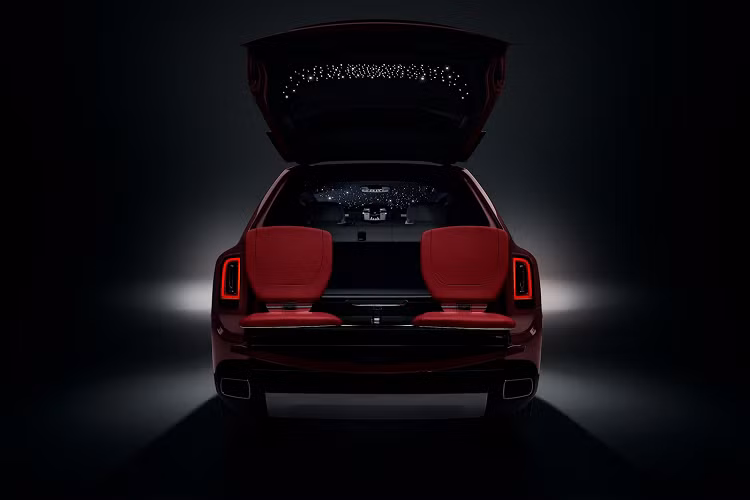 Nhóm Fu-Shion gồm 4 xe màu xanh quân đội Military Green, xám Burnout Grey, vàng Forge Yellow và xám Tempest Grey đi cùng nội thất màu cam Mandarin hoặc vàng Forge Yellow để tạo sự tương phản.