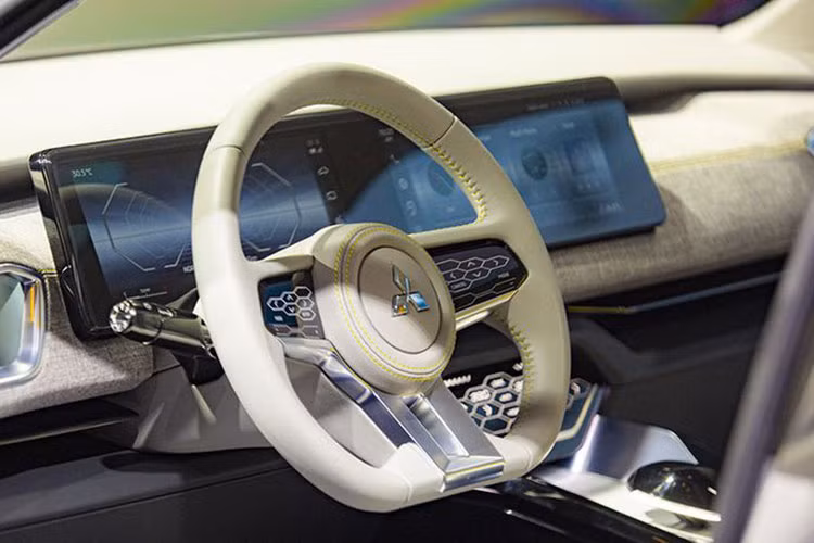 Trong khi đó, trang bị an toàn của Mitsubishi XFC bản thương mại chưa hiện đại bằng các đối thủ cùng phân khúc như Honda HR-V hay Toyota Yaris Cross. Tuy nhiên, mẫu SUV cỡ B mới của Mitsubishi vẫn có những tính năng an toàn đủ dùng như: Hệ thống chống bó cứng phanh ABS; Hệ thống phân phối lực phanh điện tử EBD...