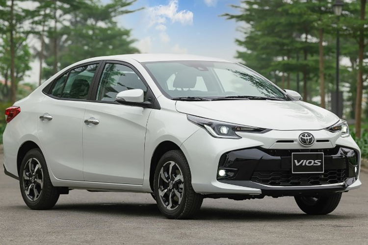  Toyota Vios Xếp sau Hyundai Accent là mẫu sedan “quốc dân” của nhà Toyota, Vios. Sau 2 tháng 7 và 8 liên tục ghi nhận doanh số ở mức “dậm chân tại chỗ” thì tháng 9 vừa qua Toyota Vios đã có một bước nhảy vọt bất ngờ. Cụ thể, doanh số tháng 9 của Toyota Vios đạt 1.496 xe, tăng trưởng 520% so với tháng 8 (288 xe).