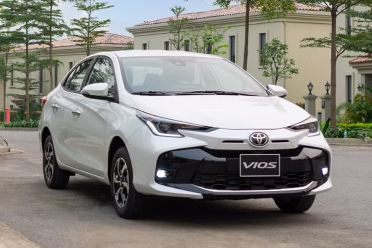 Nhờ đó, kết quả kinh doanh trong quý III/2023 của Vios đạt 2.055 xe, chỉ xếp sau Hyundai Accent trong phân khúc sedan giá rẻ. Luỹ kế 9 tháng của năm 2023, doanh số của Toyota Vios đạt 7.480 xe và giành lại vị trí thứ 2 trong Top những chiếc xe sedan bán chạy nhất thị trường từ tay Honda City.