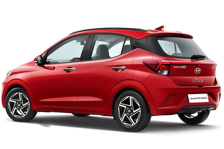 Trong khi đó, 6 túi khí, hệ thống cân bằng điện tử, hệ thống kiểm soát thân xe, hỗ trợ khởi hành ngang dốc, đèn pha tự động, cảnh báo áp suất lốp, camera lùi, móc ghế trẻ em ISOFIX và gương chiếu hậu 2 chế độ ngày/đêm là trang bị tùy chọn của xe. Đáng tiếc là Hyundai Grand i10 2023 đã bị cắt bỏ động cơ xăng tăng áp, dung tích 1.0L mạnh 100 mã lực.