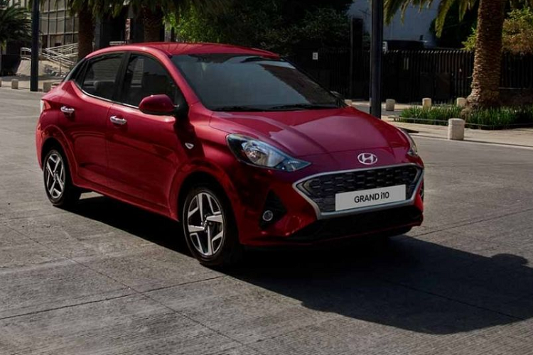 Dự đoán, giá xe Hyundai Grand i10 2023 sẽ dao động trong khoảng từ 600.000 - 900.000 Rupee (tương đương 172 - 258 triệu đồng). Sau Ấn Độ, Hyundai Grand i10 phiên bản nâng cấp có thể sẽ tiếp tục ra mắt những thị trường khác như Việt Nam.