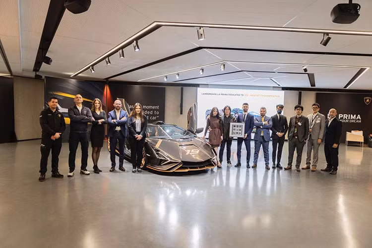 Với số lượng sản xuất cực kỳ giới hạn cùng phong cách thiết kê “tương lai”, Lamborghini Sian đặc biệt là mẫu xe mà bất cứ chủ sở hữu nào đang sở hữu đều mong muốn đem đến cho chiếc xe của mình một diện mạo độc đáo.