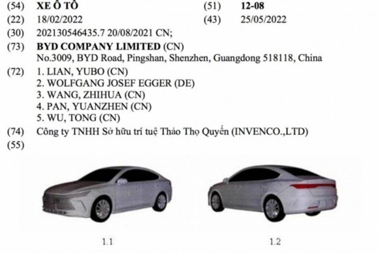 Tuy nhiên, khác với mẫu sedan hạng C kể trên, mẫu xe SUV BYD Cruiser 05 có thêm cần số ngắn trên cụm điều khiển trung tâm. Ghế của BYD Cruiser 05 được thiết kế theo phong cách thể thao và đi kèm đường gân màu vàng làm điểm nhấn. BYD Cruiser 05 chưa được bán ra thị trường nên giá vẫn còn là ẩn số.