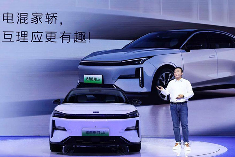 Vào ngày 16/9/2023 vừa qua, Galaxy - thương hiệu con của Geely, tập đoàn xe Trung Quốc đã có ý định sẽ sớm mở đại lý chính hãng tại Việt Nam và chính thức ra mắt chiếc sedan cỡ nhỏ, chạy bằng hệ truyền độngplug-in hybrid là Geely Galaxy L6 2024 mới.