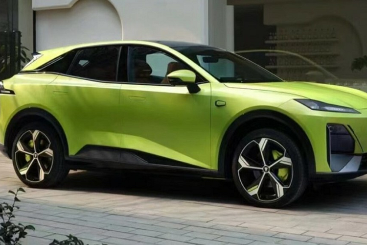 Trước khi mang mẫu xe SUV điện Changan Shenlan S7 đến Triển lãm ô tô Thượng Hải vào tháng 4, Shenlan đã tung hình ảnh chi tiết về chiếc SUV của mình và đã nhanh chóng nhận được sự chú ý của giới truyền thông nước này.