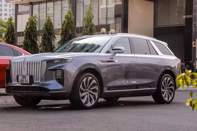 Hỗ trợ giữ làn đường, nhắc nhở giới hạn tốc độ, ga tự động thông minh, đèn pha thích ứng, giám sát tình trạng tài xế, cảnh báo va chạm phía sau, nhận diện biển báo, hỗ trợ chuyển làn, cảnh báo phương tiện cắt ngang phía sau, hỗ trợ lái xe tắc đường, hỗ trợ lái xe tốc độ cao và hỗ trợ đỗ xe.