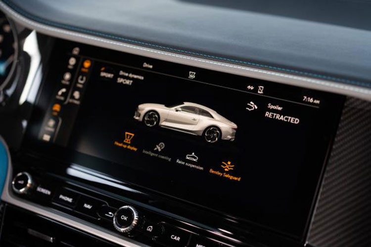 Các vật liệu bền vững mới, chẳng hạn như sợi tự nhiên, sẽ được sử dụng để chế tạo 18 chiếc Bentley Batur 2024 siêu sang. Tất cả các bộ phận đều được thử nghiệm nghiêm ngặt trong các môi trường khác nhau trước khi được đưa vào chế tạo.