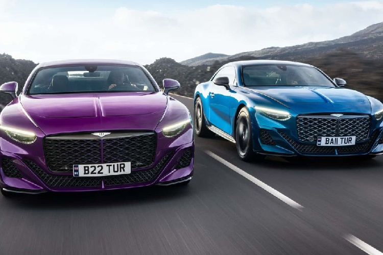 Hai chiếc Batur tiền sản xuất có tên là Car Zero và Car Zero-Zero, chúng đều sở hữu màu sơn ngoại thất nổi bật, gồm một chiếc màu tím Sector với lưới tản nhiệt đen bóng và chiếc còn lại mang màu xanh Marina Teal.