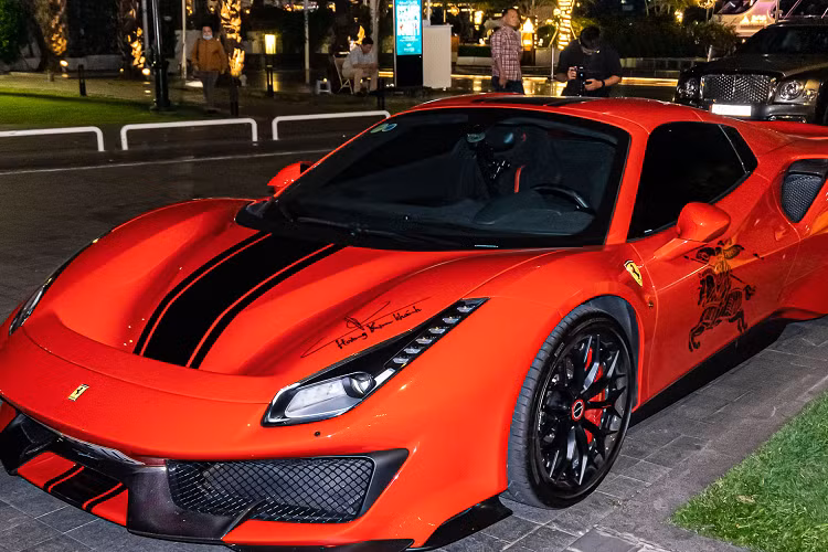 Chiếc siêu xe Ferrari 488 Pista Spider của đại gia Hoàng Kim Khánh được cho độc nhất Việt Nam, sau khi mua từ 1 công ty nhập khẩu tư nhân.