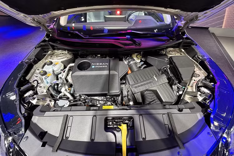 Ngoài ra, xe cũng sẽ được trang bị động cơ dẫn động kép để đạt được khả năng dẫn động bốn bánh...Dự đoán sau Trung Quốc, mẫu xe SUV Nissan X-Trail e-Power 2023 cũng sẽ ra mắt các thị trường Đông Nam Á khác, có thể là cả Việt Nam.
