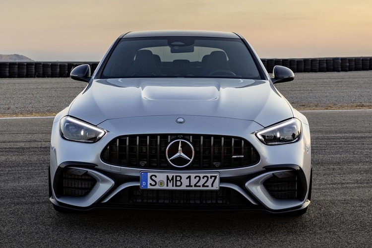 Dong co Mercedes-AMG V8 4.0L huyen thoai se tro lai C63 va E63