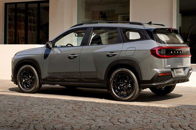 Hiện tại giá xe Subaru Ascent 2024 chưa được tiết lộ, tuy nhiên theo nhiều đồn đoán nó sẽ có giá không dưới 2 tỷ đồng. Mức giá này được coi là khá cạnh tranh bởi trong phân khúc SUV cỡ lớn, các đối thủ là Explorer và Teramont đang có giá lần lượt là 2,399 và 2,499 tỷ đồng.