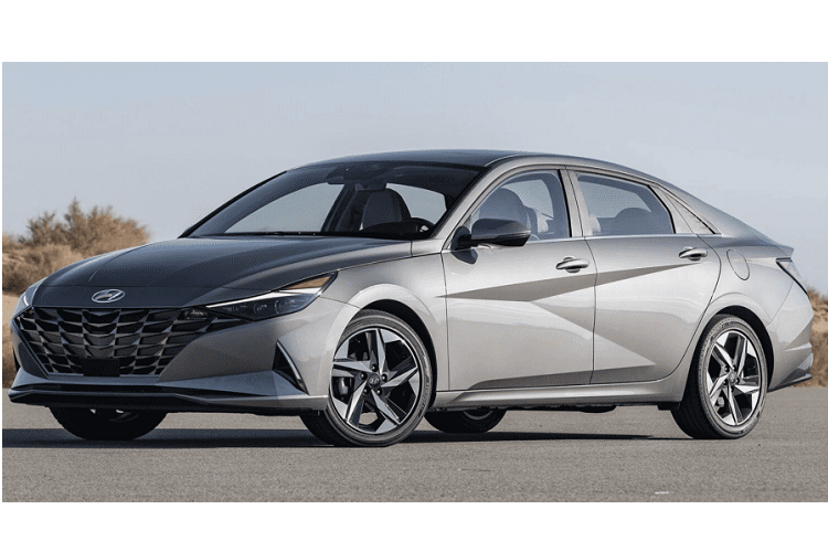 Mẫu xe này có khả năng tiết kiệm nhiên liệu ấn tượng, vận hành êm ái, nội thất khá thoải mái, nhiều tính năng hỗ trợ người lái và công nghệ tiện nghi. Elantra Hybrid chỉ tốn từ 5,3 lít/100km đến 5 lít/100km. Bản tiêu chuẩn sẽ có màn hình cảm ứng thông tin giải trí 8 inch, còn bản Limited được nâng cấp lên 10.3 inch.