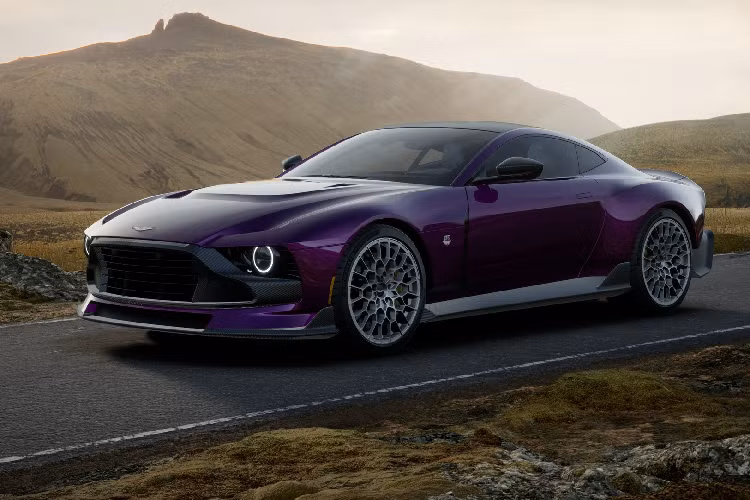 Sau khi được công bố thông tin vào đầu tháng 7 này và có 1 mẫu được đưa đi trưng bày tại lễ hội Goodwood Festival of Speed 2023, siêu phẩm Aston Martin Valour 2023 mới đến nay đã chính thức bán hết! Số lượng 110 chiếc giới hạn trên phạm vi toàn cầu đều đã có chủ nhân chỉ trong vòng 2 tuần lễ.