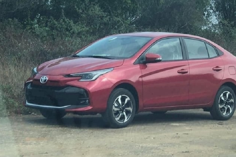 Cham mat Toyota Vios 2023 tai Viet Nam, thiet ke gay that vong