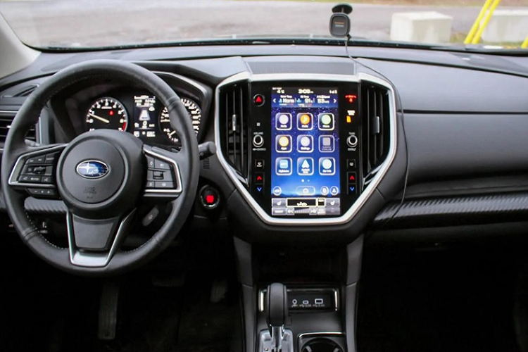 Về nội thất, Ascent có các tùy chọn 8 chỗ ngồi và 7 chỗ ngồi với các cách bố trí hàng ghế khác nhau. Tuy nhiên, chưa rõ khi về Việt Nam xe sẽ được phân phối với cấu hình nào.