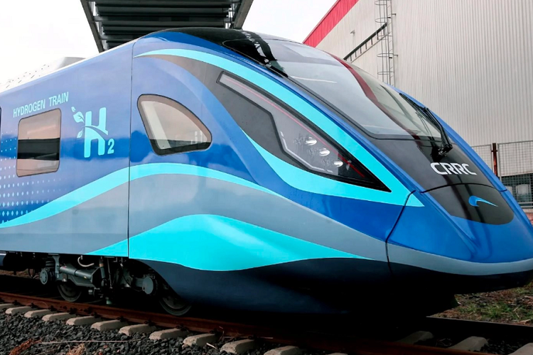 Theo kế hoạch của Ủy ban Cải cách và Phát triển Quốc gia và Cục Quản lý Năng lượng Quốc gia Trung Quốc, dự kiến đến năm 2025, đất nước đông dân nhất thế giới này có khoảng 50.000 phương tiện chạy bằng pin nhiên liệu hydro và sản lượng hydro hàng năm từ năng lượng tái tạo đạt 100.000 đến 200.000 tấn.