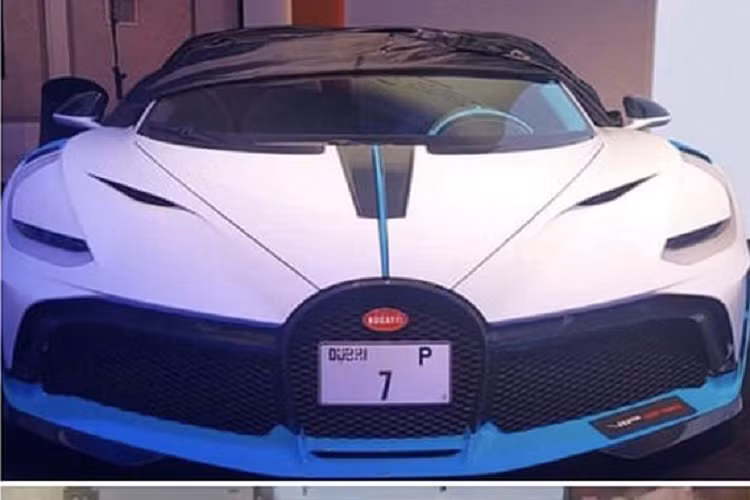 Theo quan niệm của người dân ở Dubai, những chiếc biển số càng ít chữ số thì chứng tỏ địa vị xã hội của chủ sở hữu càng cao. Và các tấm biển với hai và ba chữ số thì luôn được giới nhà giàu Dubai săn đón. Một số người cho rằng những biển số này mang đến những “đặc quyền” như được cảnh sát ưu tiên hay đến những địa điểm độc quyền nhất ở Dubai.