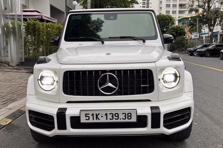 Có 1 thú vị là người mua chiếc SUV hạng sang Mercedes-AMG G63 của Hiền Hồ sẽ không thể sở hữu được biển số đẹp 51K-139.38 này, vì luật biển số định danh đã có từ ngày 15/8/2023.