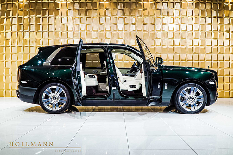 Chiếc Rolls-Royce Cullinan Hollmann chống đạn này có khối lượng nặng hơn đáng kể so với những chiếc Cullinan thông thường bởi hãng độ Hollmann đã bổ sung khá nhiều trang bị đắt giá.