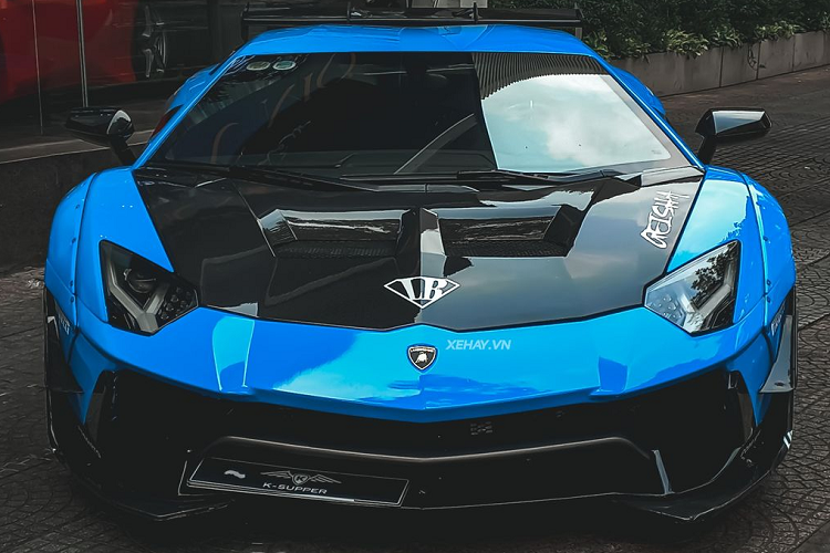 Để đảm bảo an toàn, tránh tuột ốc khi chi chuyển ở vận tốc cao, hãng độ Nhật còn sử dụng các đinh tán có keo chống trượt đặc biệt.