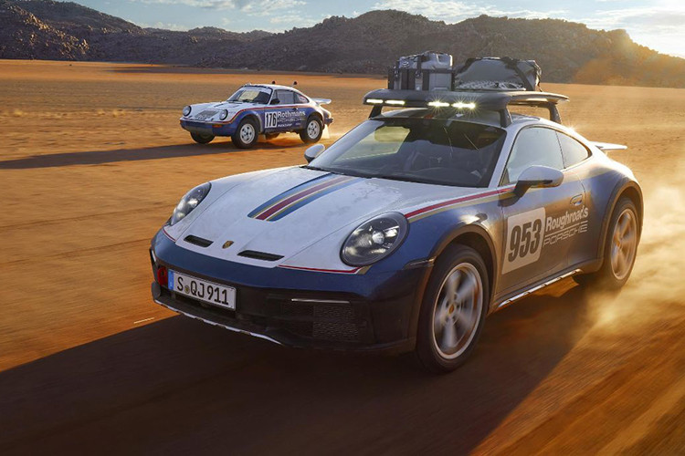 Xe được trang bị tiêu chuẩn hệ thống đánh lái bốn bánh và chân đế động cơ đa dụng giúp giảm 7,3 kg khối lượng xe. Một số chi tiết khác cũng được sử dụng để giảm khối lượng xe gồm bộ cánh gió phía sau cố định thay vì có thể được kích hoạt nhiều chế độ, kính mỏng hơn,…