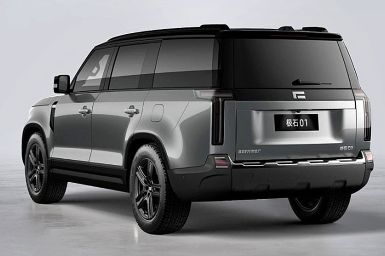Tuy nhiên, chiếc SUV đến từ công ty khởi nghiệp Trung Quốc cũng có các chi tiết riêng tạo dấu ấn như hệ thống đèn chiếu sáng hình chữ T phía trước và phía sau...