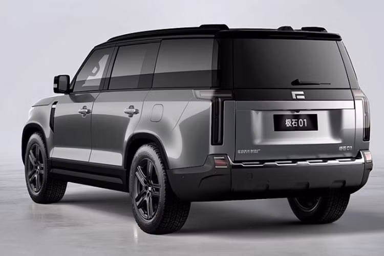 Tuy nhiên, chiếc SUV đến từ công ty khởi nghiệp Trung Quốc cũng có các chi tiết riêng tạo dấu ấn như hệ thống đèn chiếu sáng hình chữ T phía trước và phía sau...