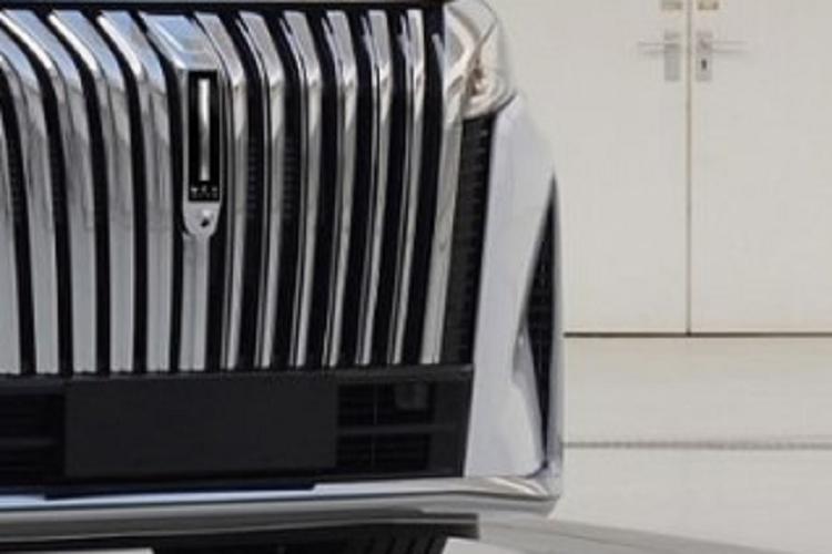 Nhưng thông tin về pin của nó đã được bật mí là ternary (NMC) được sản xuất bởi SVOLT. Đó là một công ty nổi tiếng sẽ cung cấp pin cho Stellantis vào năm 2025. Trở lại với pin của Gaoshan, công suất của nó đạt 37,96 kWh, đù giúp xe có thể chạy tới 150 km trong một lần sạc.