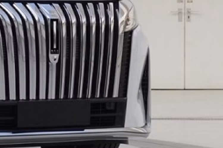 Nhưng thông tin về pin của nó đã được bật mí là ternary (NMC) được sản xuất bởi SVOLT. Đó là một công ty nổi tiếng sẽ cung cấp pin cho Stellantis vào năm 2025. Trở lại với pin của Gaoshan, công suất của nó đạt 37,96 kWh, đù giúp xe có thể chạy tới 150 km trong một lần sạc.