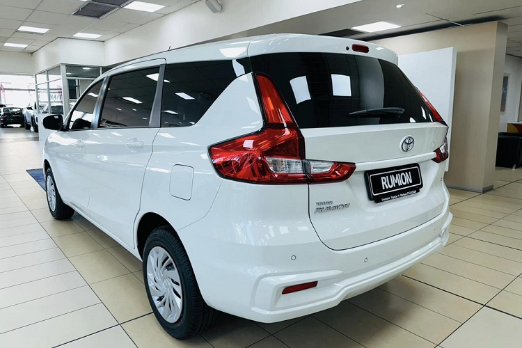 Ở thị trường Ấn Độ, hãng Toyota hiện chưa có xe MPV cỡ nhỏ mà chỉ bán Innova Hycross. Nếu thông tin này đúng sự thật thì đây sẽ là sản phẩm tiếp theo do Toyota và Suzuki hợp tác phát triển được bán ở thị trường Ấn Độ.