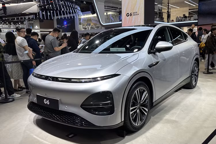 Để đáp ứng nhu cầu ngày càng tăng này, Xpeng đang tích cực nỗ lực nâng cao năng lực sản xuất và khả năng giao hàng của mẫu Xpeng G6 chạy điện. Điều này bao gồm hợp lý hóa quy trình sản xuất và hậu cần phân phối để đáp ứng nhu cầu của khách hàng.