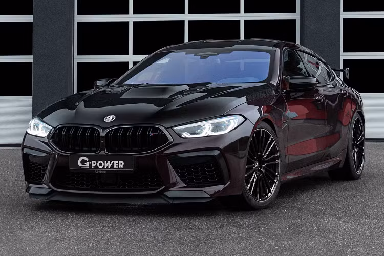 Gói độ này không chỉ tăng cường hiệu năng cho xe mà còn cải thiện về diện mạo với bộ bodykit ấn tượng. Trong bài này là ví dụ về một chiếc BMW M8 Gran Coupe độ G Power cải tiến toàn diện, với điểm nhấn là công suất đạt đến mốc 900 mã lực.