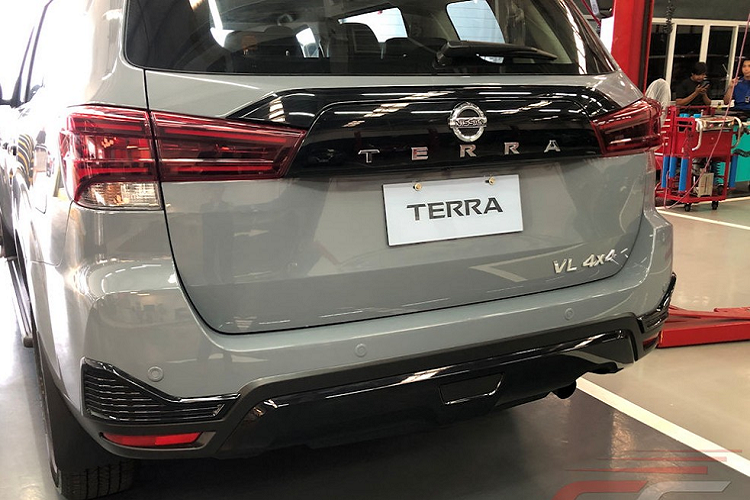Điểm nhấn cuối cùng của Nissan Terra Sport 2023 ở thị trường Philippines là các tính năng an toàn chủ động ADAS, bao gồm cảnh báo tiền va chạm, phanh khẩn cấp tự động, cảnh báo khi người lái ngủ gật và cảnh báo lệch làn đường. Thêm vào đó là camera 360 độ, camera lùi, cảnh báo điểm mù, cảnh báo phương tiện cắt ngang khi lùi, cảnh báo áp suất lốp, cảm biến đỗ xe trước/sau, hỗ trợ khởi hành ngang dốc, hỗ trợ xuống dốc, hệ thống kiểm soát hành trình và 6 túi khí.