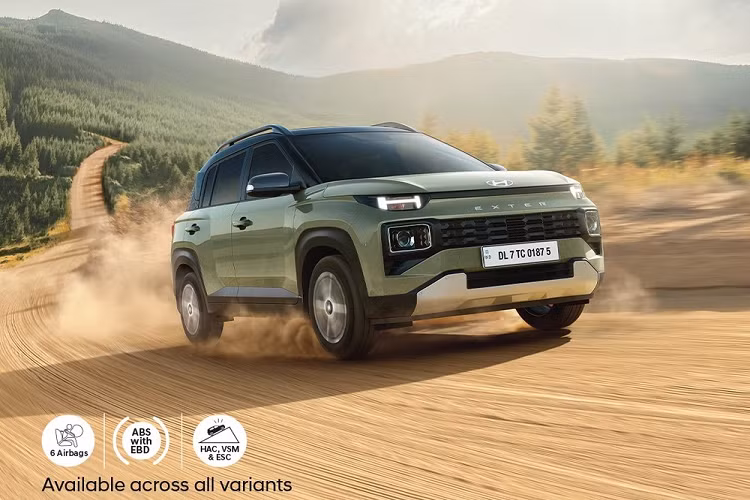 Các tính năng an toàn thường gặp như hệ thống cân bằng điện tử, hỗ trợ kiểm soát thân xe, hỗ trợ khởi hành ngang dốc, dây đai an toàn 3 điểm, nhắc nhở thắt dây an toàn, cảm biến đỗ xe phía sau, hệ thống chống bó cứng phanh ABS và phân phối lực phanh điện tử EBD cũng sẽ xuất hiện trên mẫu SUV hạng A này. Thêm vào đó là đèn pha tự động với tính năng chờ dẫn đường (Follow Me Home) và móc lắp ghế trẻ em ISOFIX.