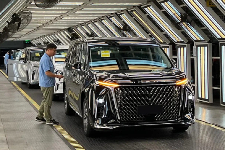 Các thương hiệu nội địa như SAIC Passenger Cars và BYD đã đóng góp đáng kể vào việc xuất khẩu xe điện. Hiện việc xuất khẩu xe điện sang châu Âu tạm thời chậm lại trong tháng 8 nhưng dự kiến sẽ sớm phục hồi. Tuy nhiên, xe ôtô do Trung Quốc xuất khẩu sang châu Âu có thể phải đối mặt với những thách thức tiềm ẩn phía trước.