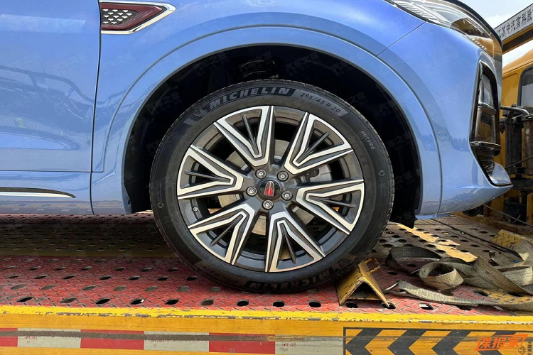 Chúng tôi sẽ tiếp tục chú ý đến nhiều tin tức hơn về chiếc xe Hồng Kỳ HS5 2023 cũng như các mẫu xe hot khác sẽ ra mắt tại triển lãm ôtô Thượng Hải 2023 sắp diễn ra tại Trung Quốc.