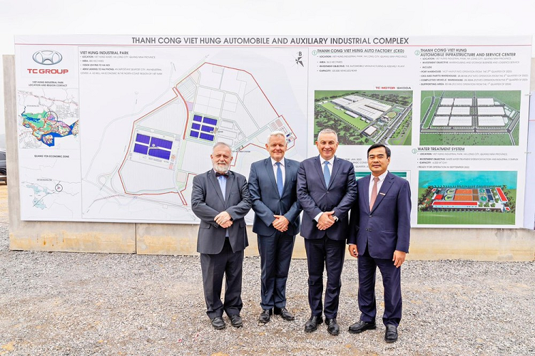 Tuy trang web mới chỉ có duy nhất ảnh nền và không đưa thông tin gì thêm nhưng chúng ta có thể đoán được gần như chắc chắn đây sẽ là những mẫu xe nhập khẩu do nhà máy lắp ráp Skoda tại Việt Nam mới bắt đầu được xây dựng.