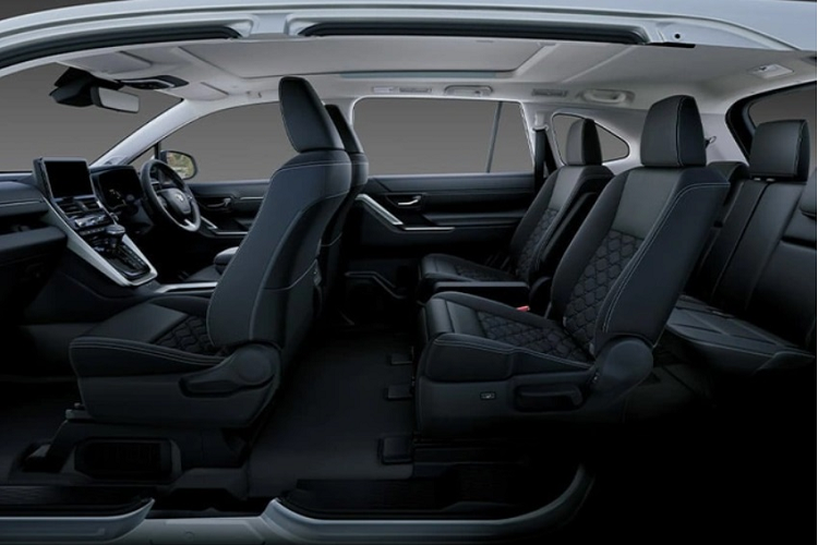 Ra mắt toàn cầu tại Indonesia từ tháng 11/2022, Toyota Innova 2023 gần như được “lột xác” với nhiều cải tiến cả về nội thất, ngoại thất lẫn các tính năng an toàn. Chính sự thay đổi này đã tạo nên doanh số ấn tượng cho Innova mới, khiến xe nhanh chóng “cháy hàng”.